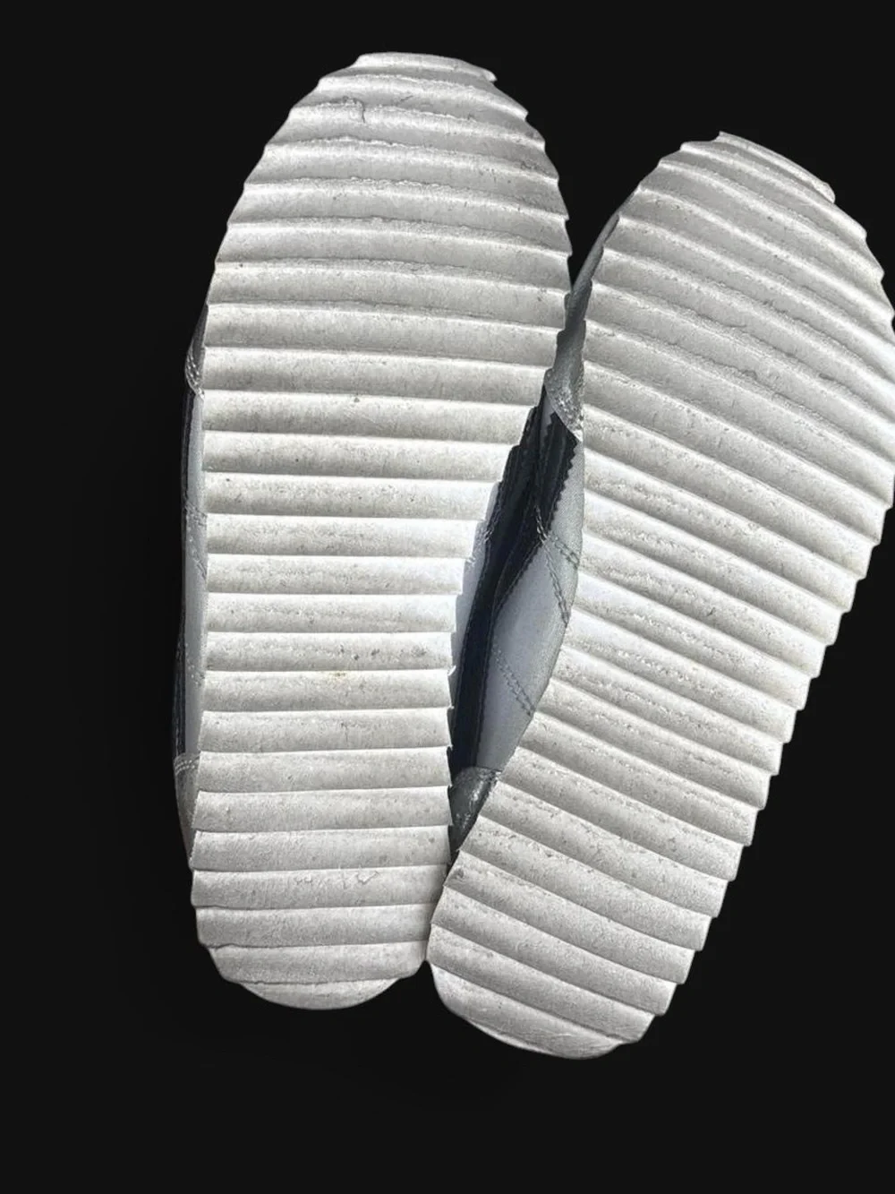 Slip-On women’s Athletic Sneakers in Silver